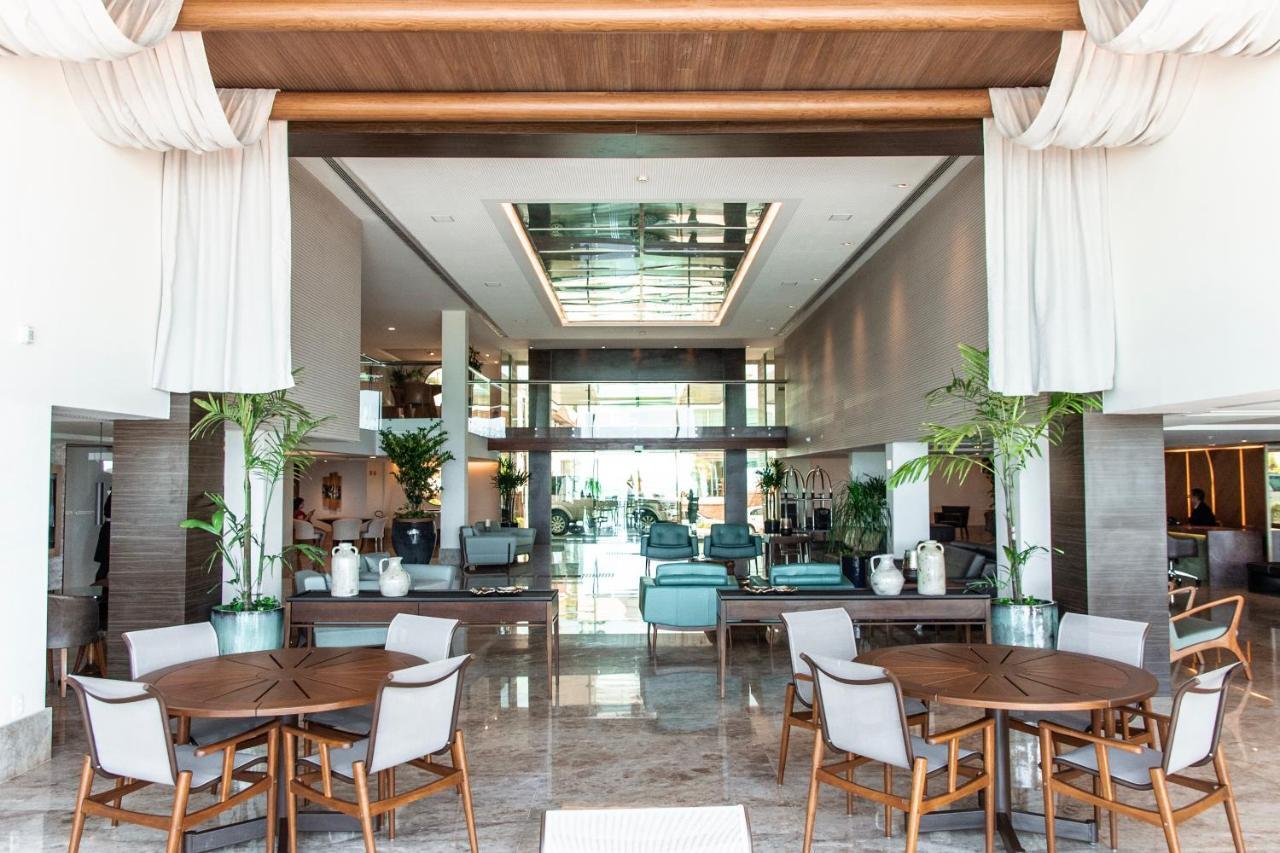 Vogal Luxury Beach Hotel & Spa Natal Buitenkant foto The lobby of the hotel
